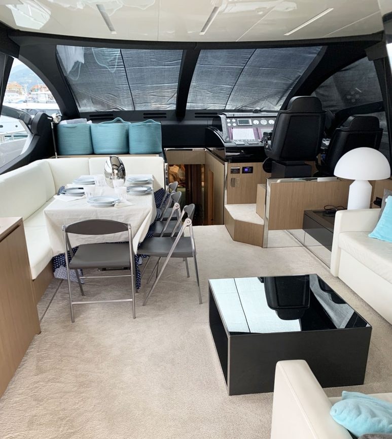 CHILUCE yacht charter 2
