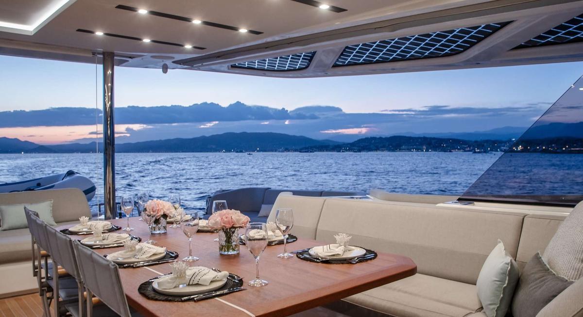 CHRISTAL MIO yacht charter 3
