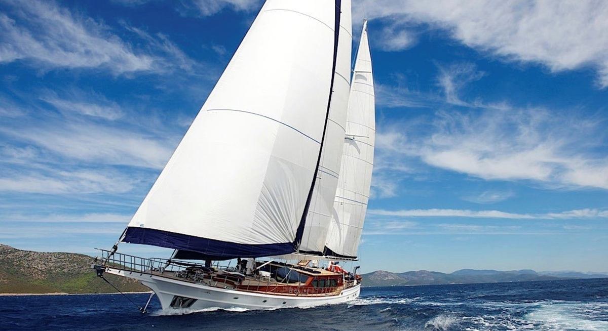 CLEAR EYES yacht charter 3