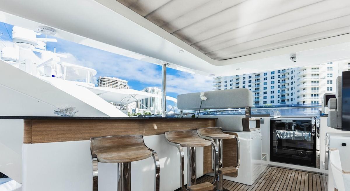 CLOUD 9 yacht charter 3