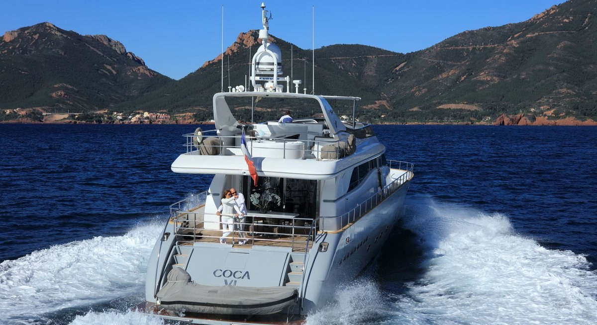 COCA VI yacht charter 4