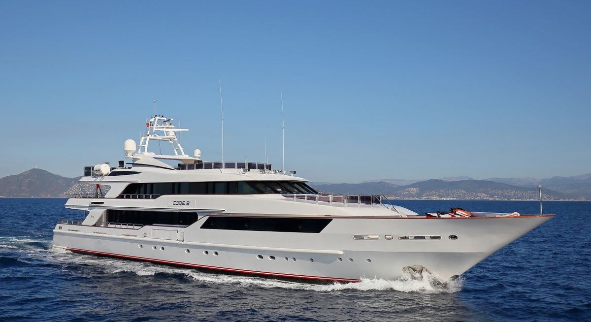 CODE 8 yacht charter 1