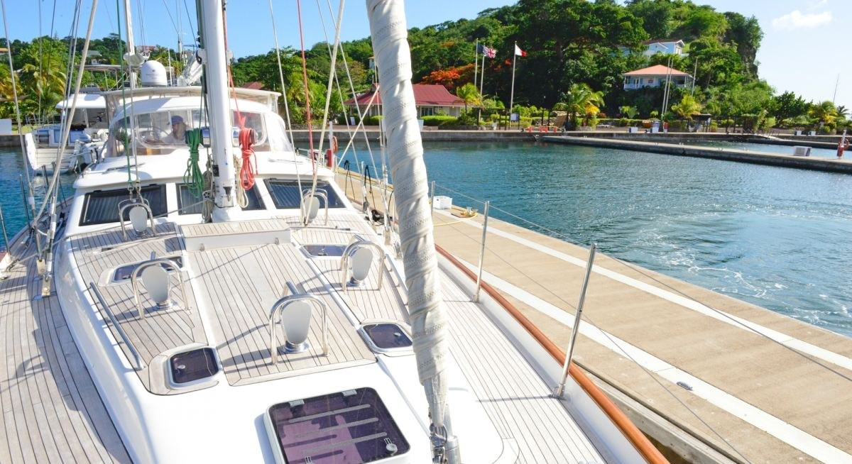 COLUMBO BREEZE yacht charter 2