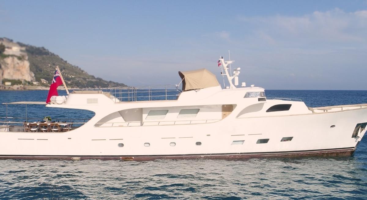 CONQUEST OF 1966 yacht charter 3