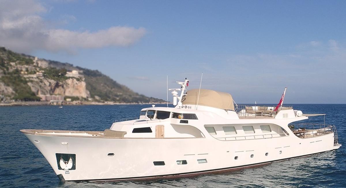 CONQUEST OF 1966 yacht charter 2