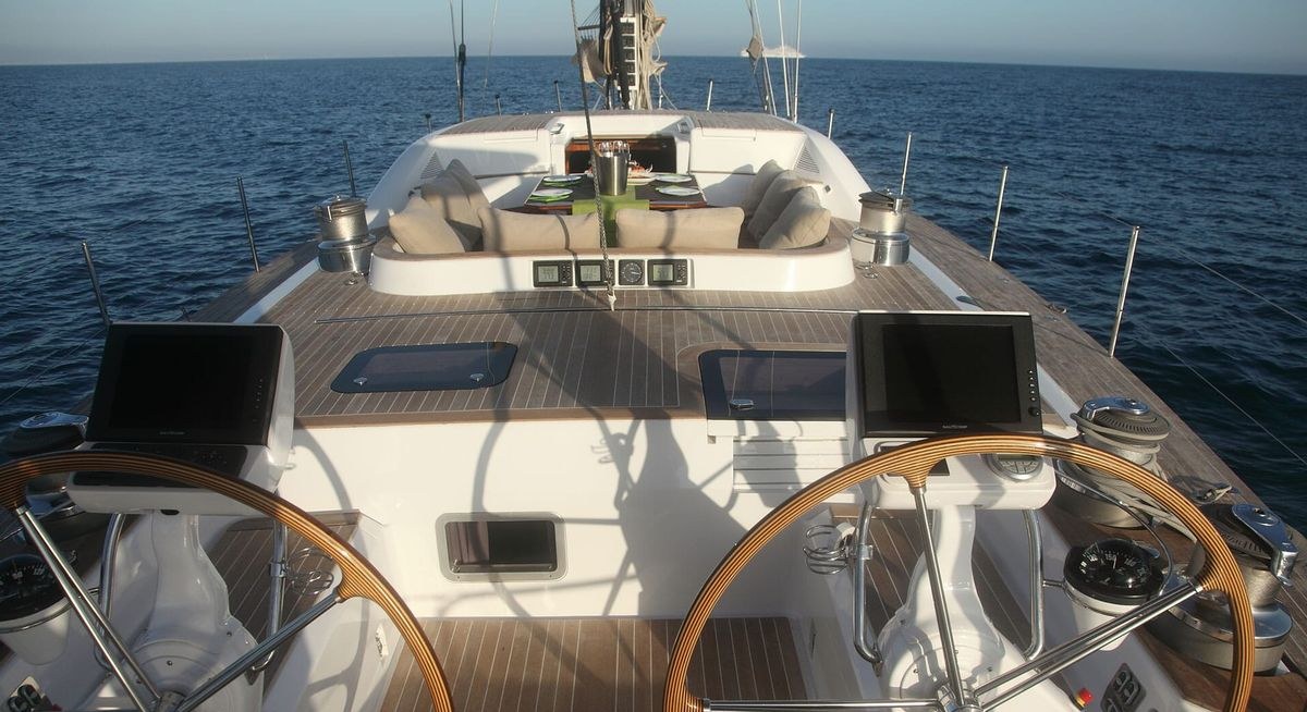 CONSTANTER yacht charter 2