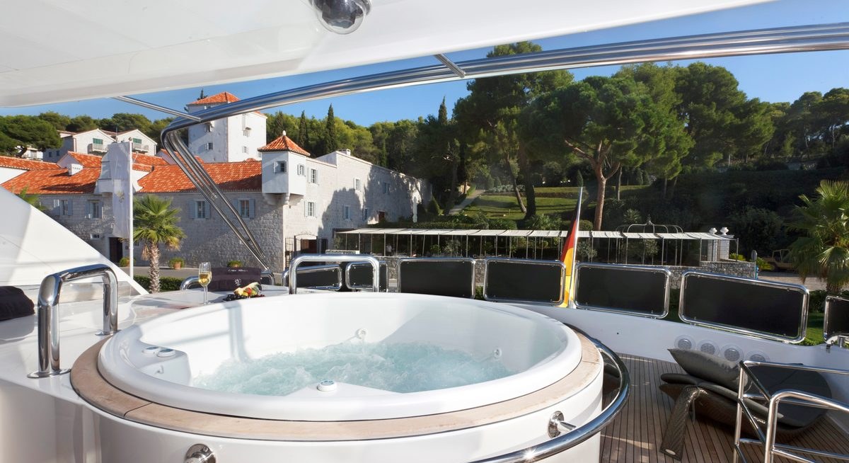 CONTE ALBERTI yacht charter 2