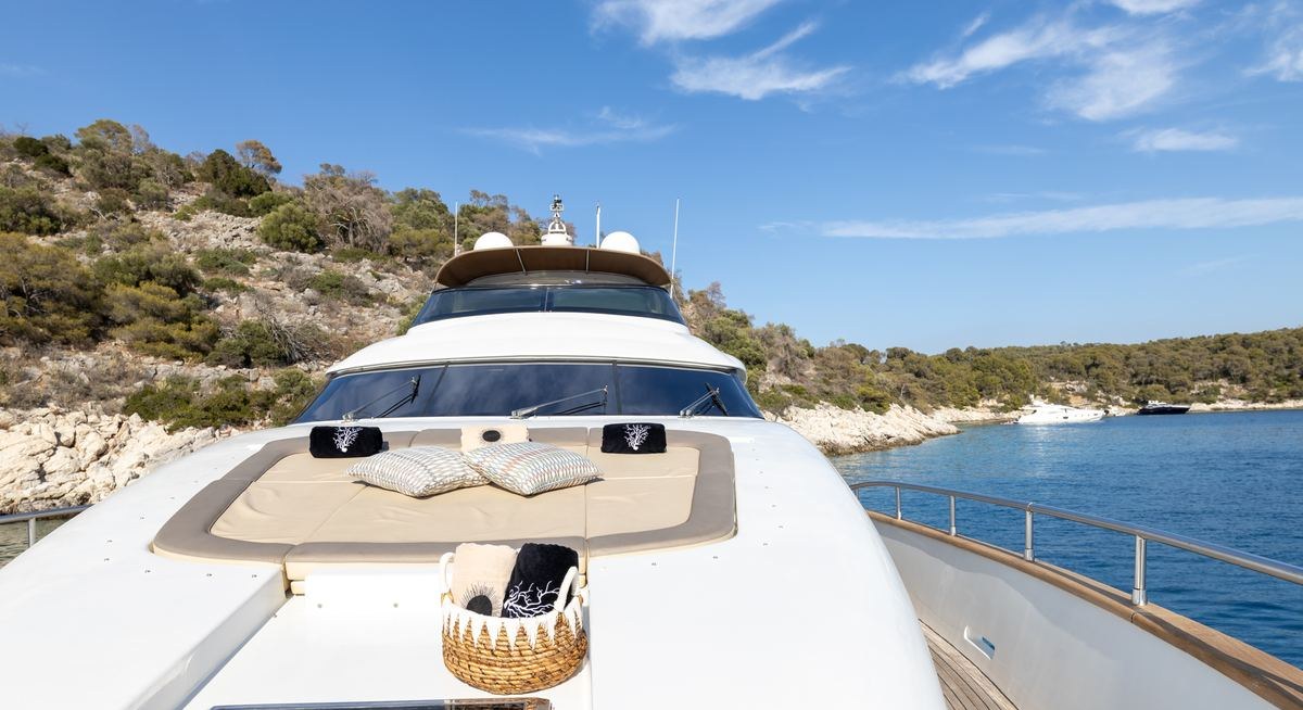 COOKIE yacht charter 2