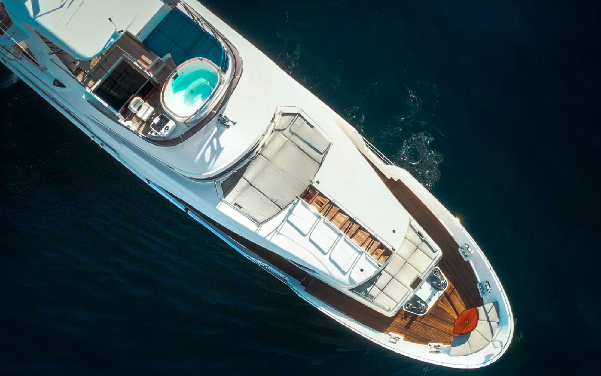 COOL BREEZE yacht charter 3