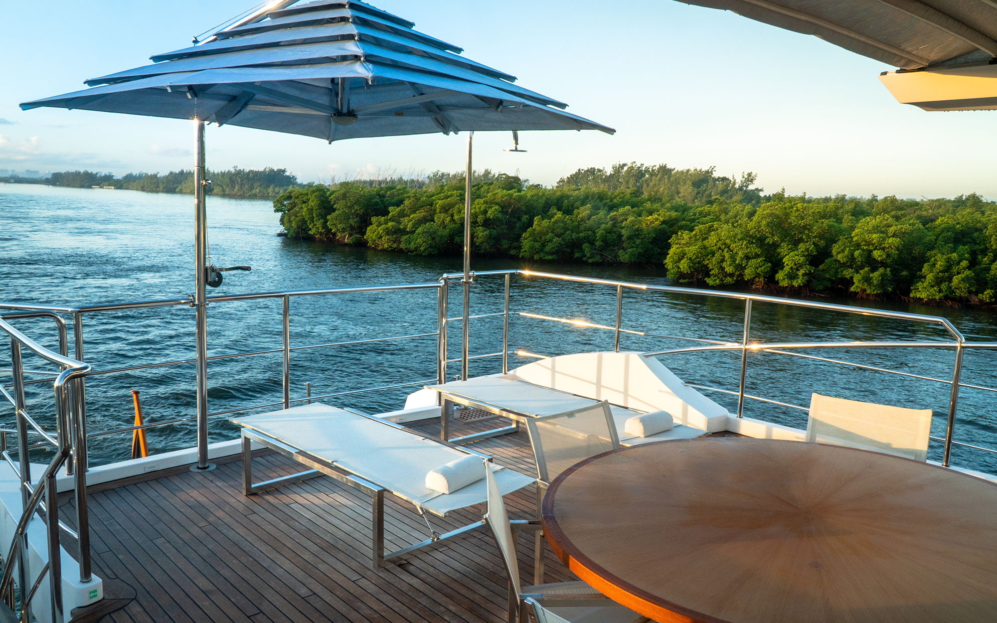 COOL BREEZE yacht charter 5