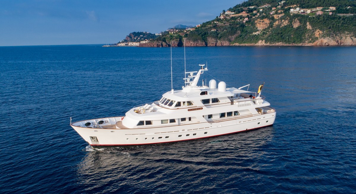 CORNELIA yacht charter 3