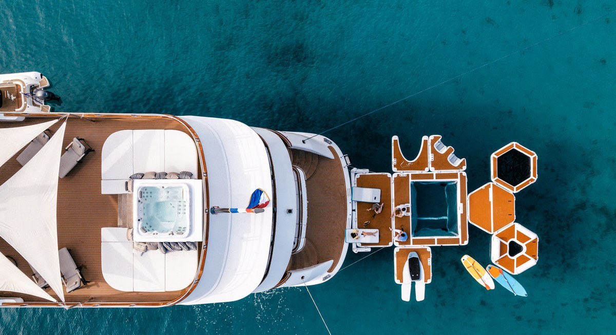 CRISTAL yacht charter 3