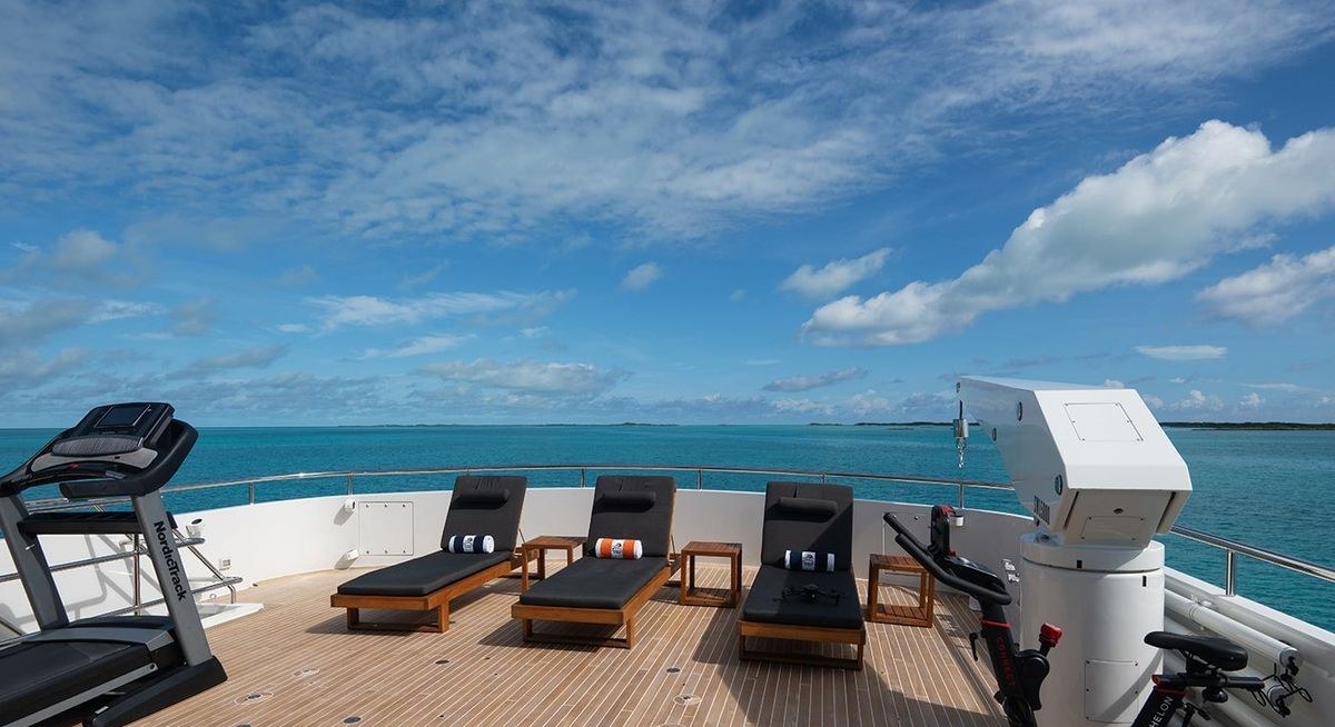 CROSSED SABRE yacht charter 5