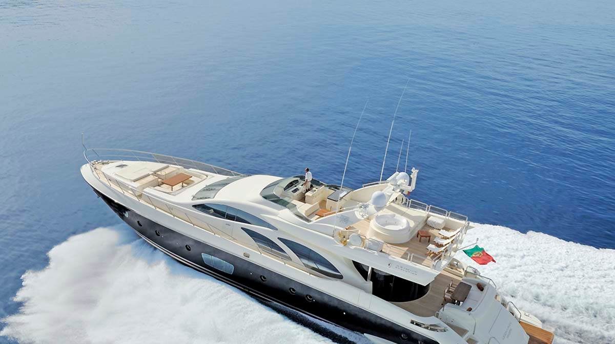 CRYSTAL yacht charter 2