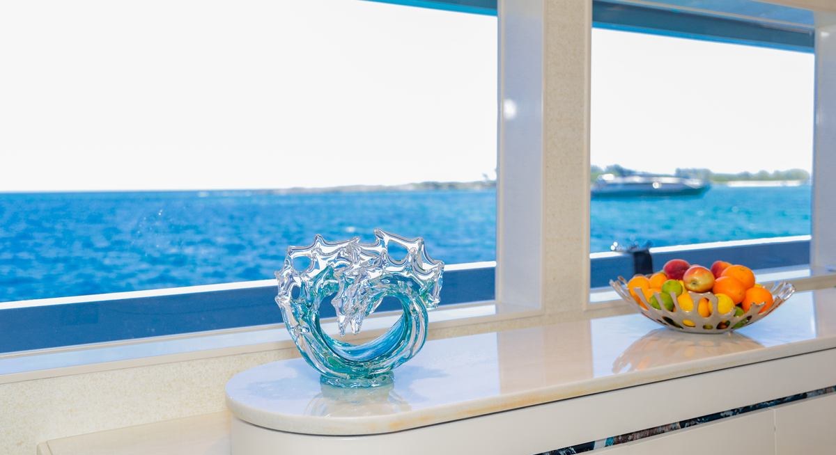 CUPCAKE yacht charter 4