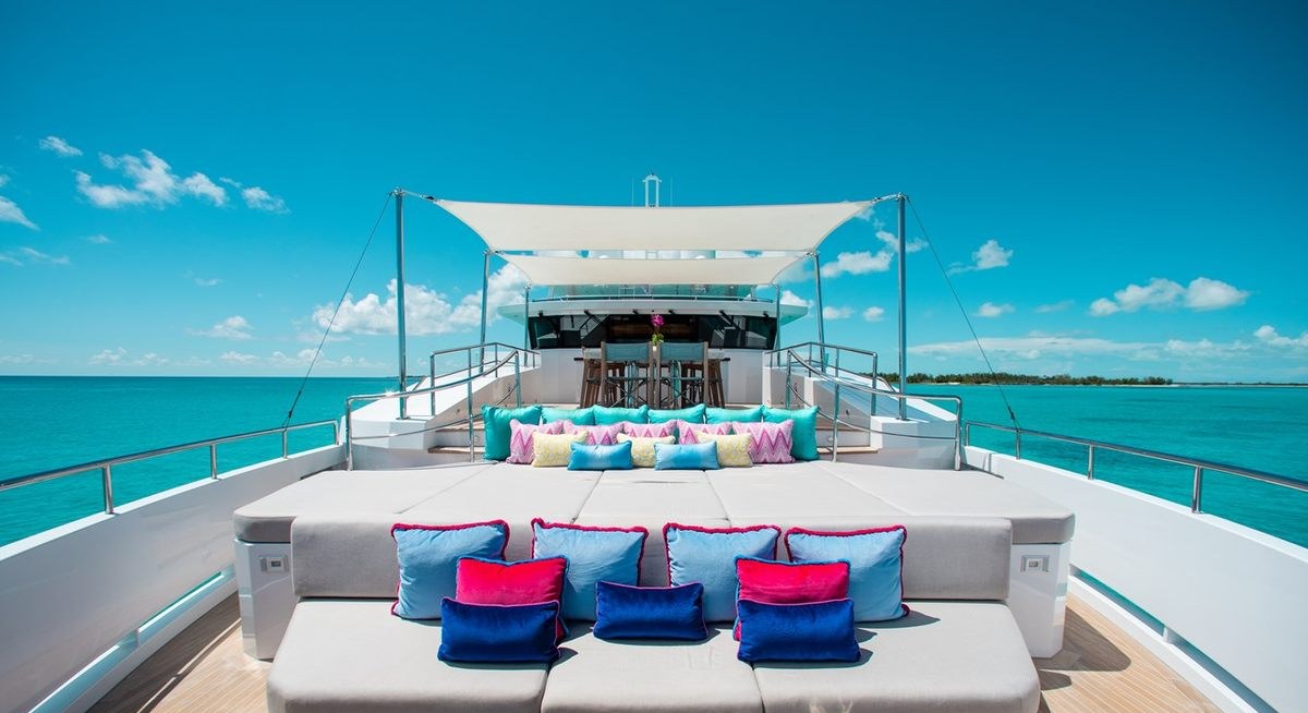 CURFEW II yacht charter 5