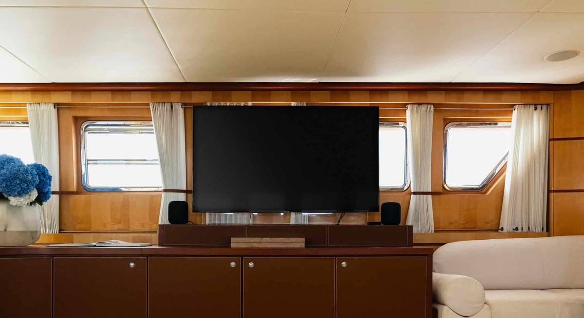 CURIOSITY yacht charter 4