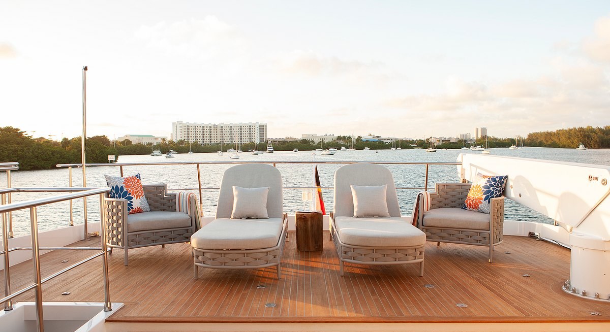 DADDY yacht charter 4