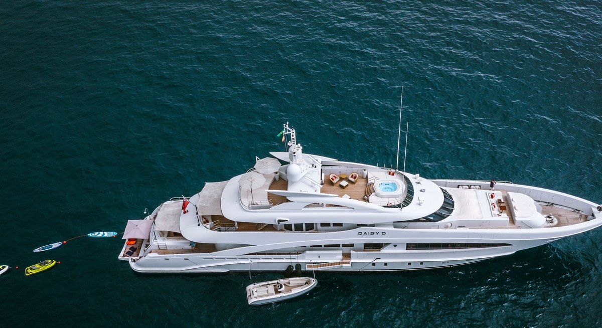 DAISY D yacht charter 5