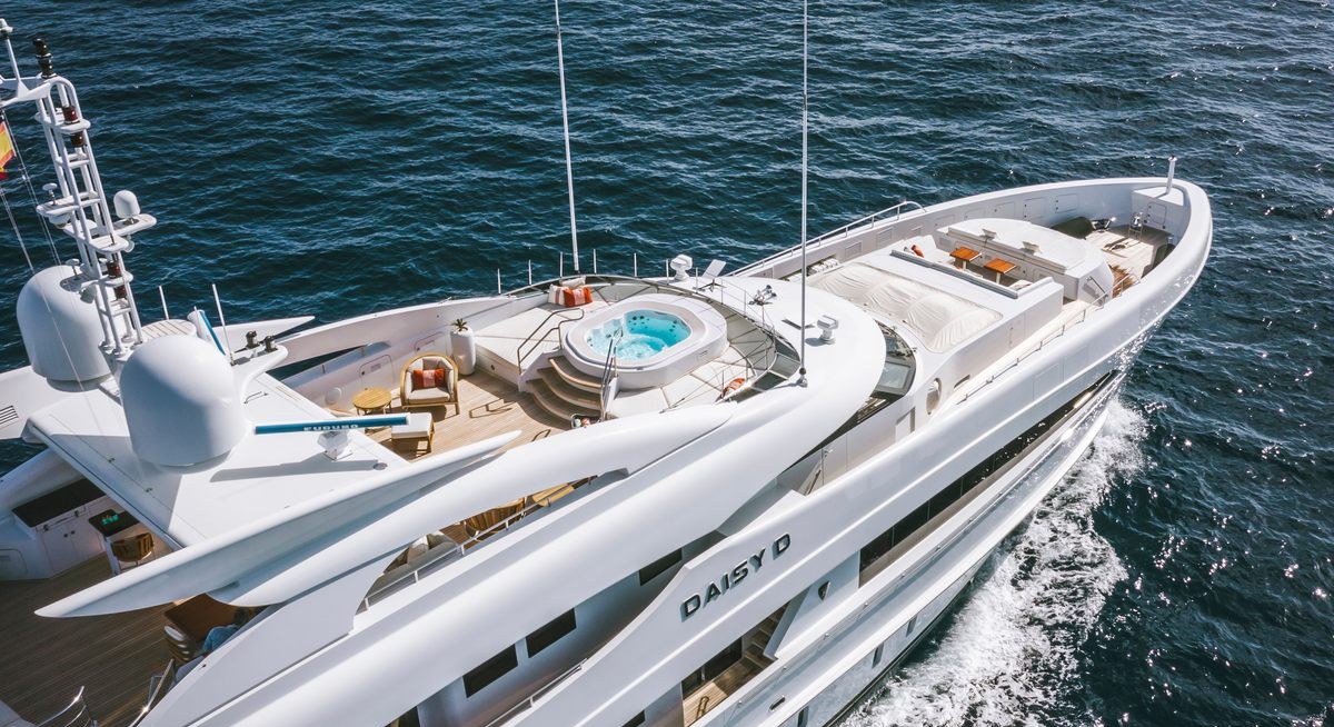 DAISY D yacht charter 2