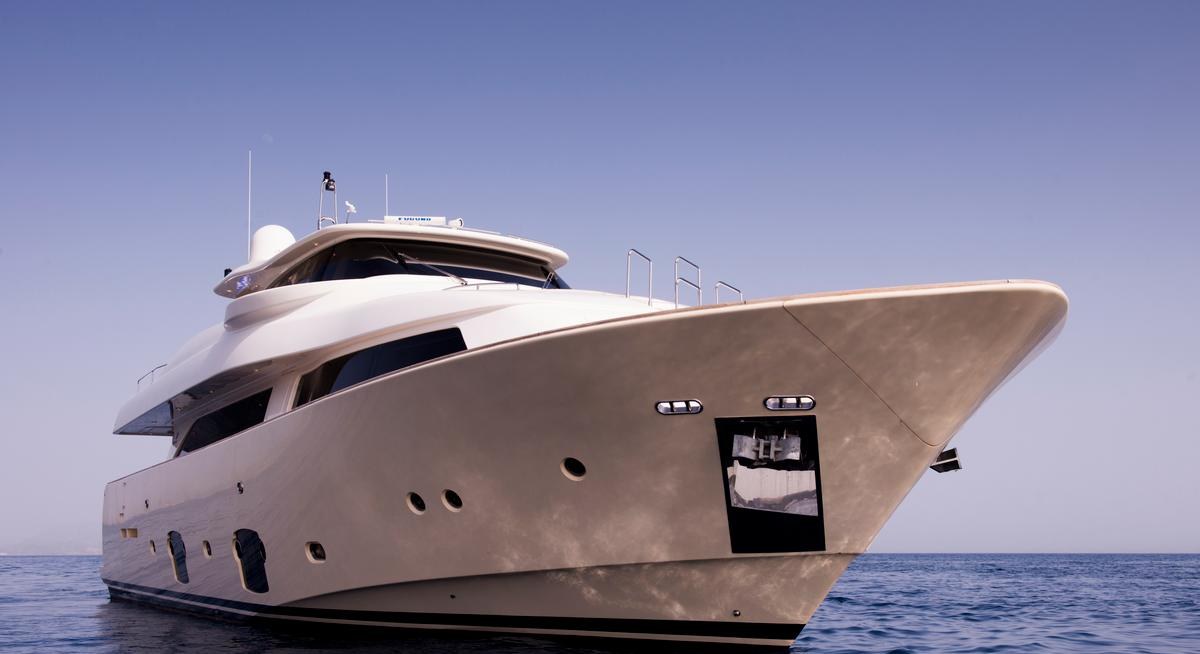 DANA yacht charter 2