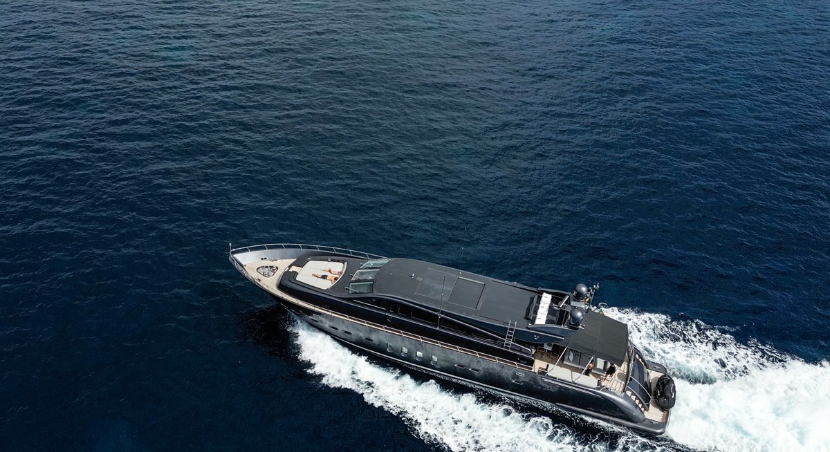DARK KNIGHT yacht charter 5