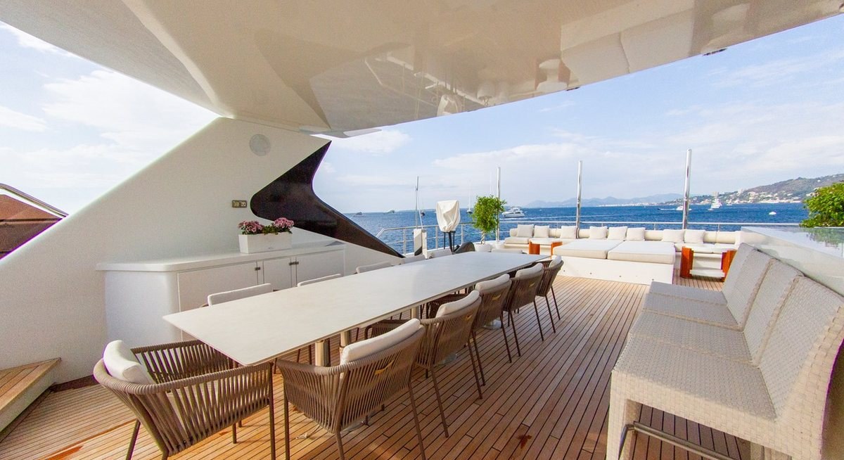 DARLING yacht charter 4