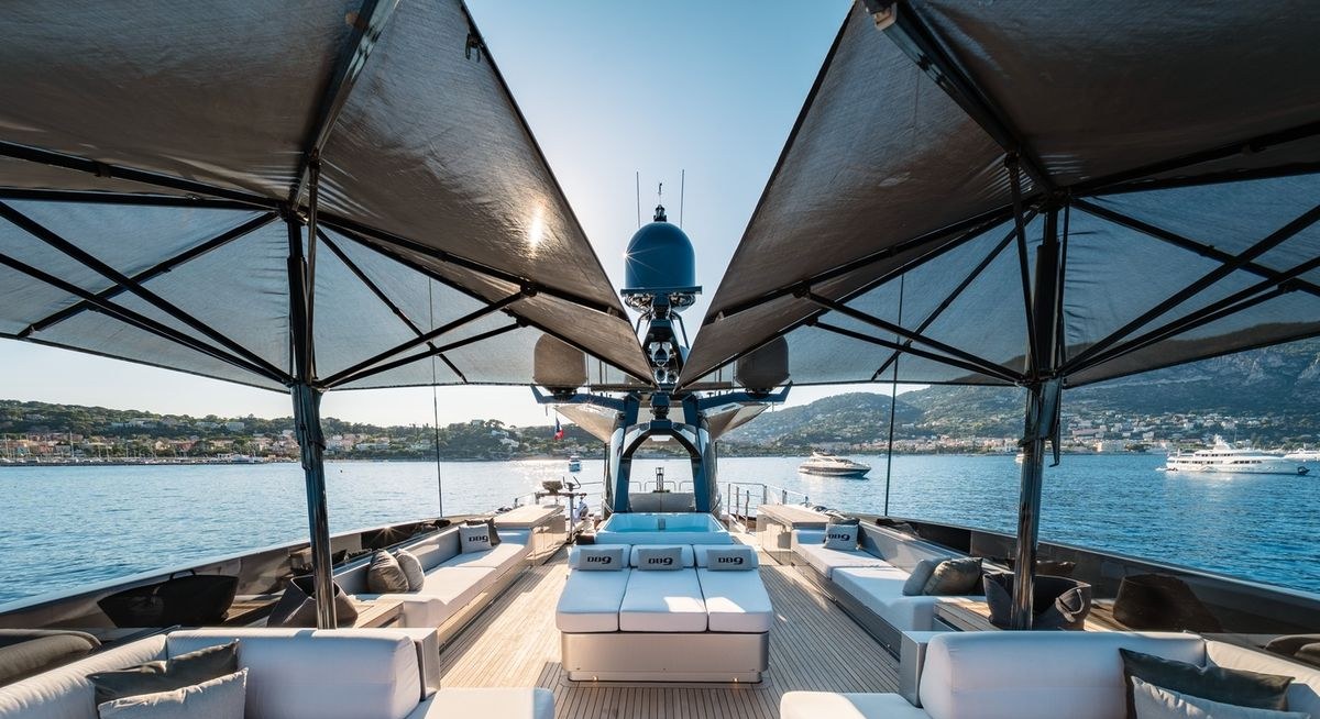 DB9 yacht charter 2