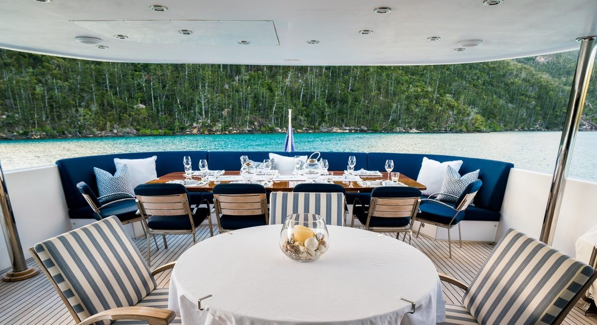 DE LISLE III yacht charter 3