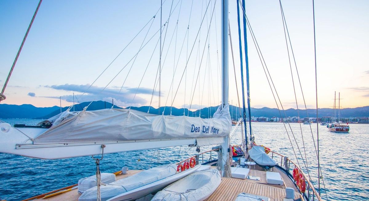 DEA DEL MARE yacht charter 2