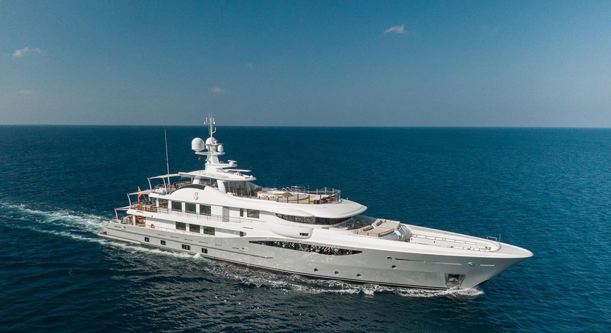 DEEP BLUE yacht charter 1