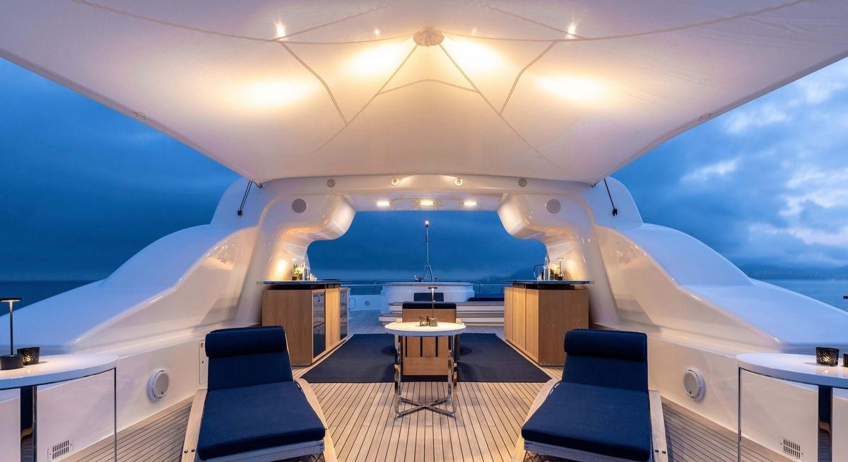 DEJA TOO yacht charter 4