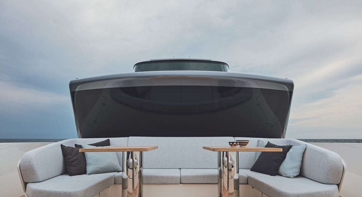 DELLAGRAZIA yacht charter 2