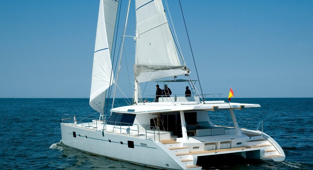 DEPENDE IV yacht charter 2