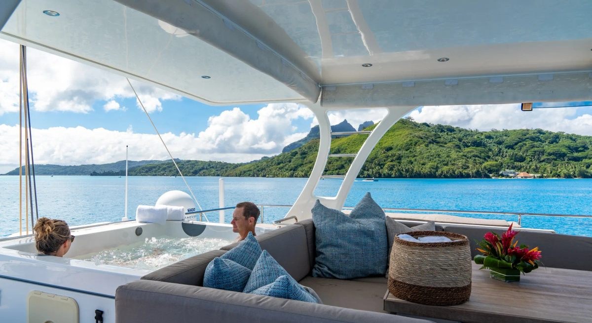 DIANA yacht charter 3