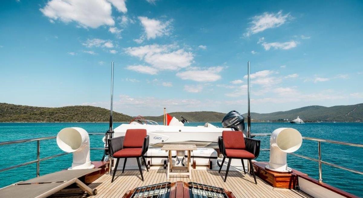 DILNISIN yacht charter 3