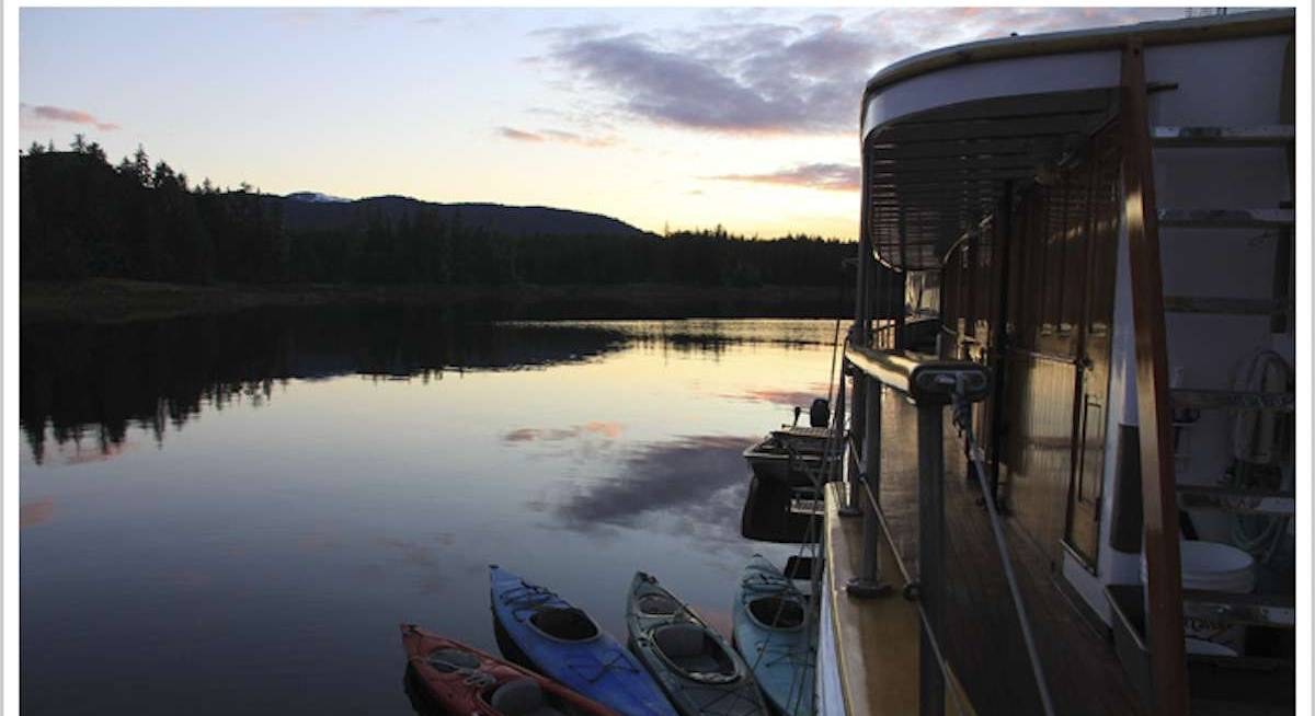 DISCOVERY yacht charter 5