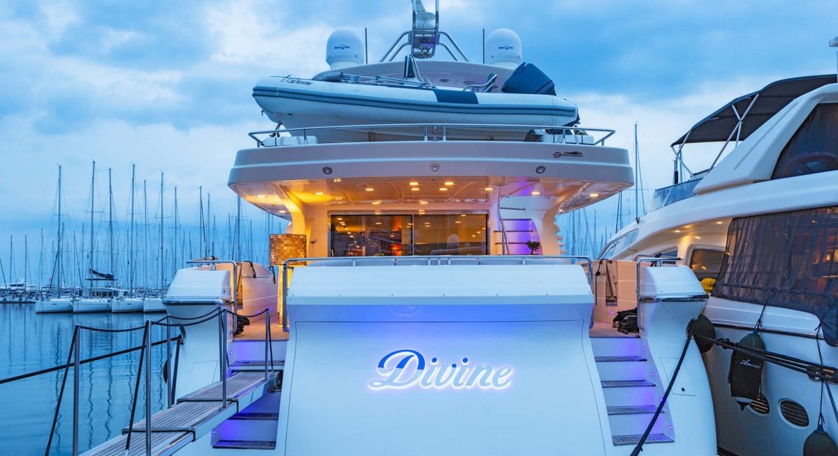 DIVINE yacht charter 5