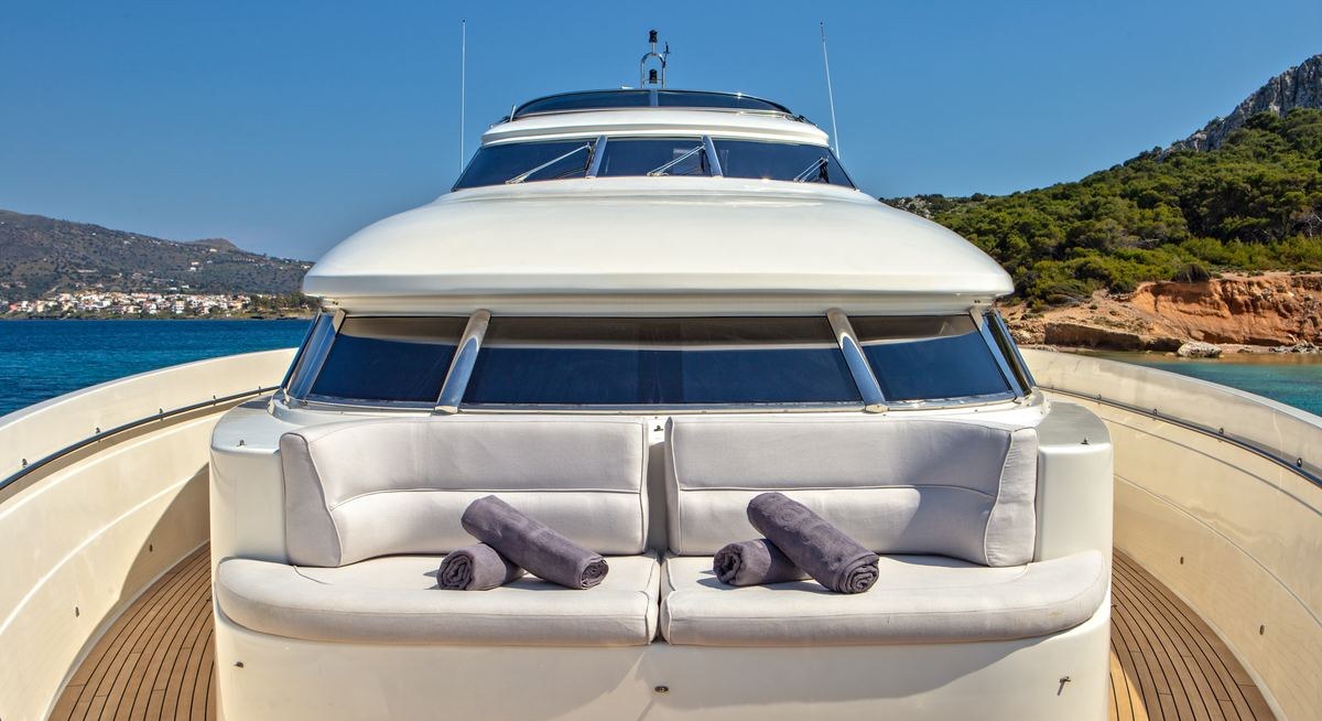 DIVINE yacht charter 2