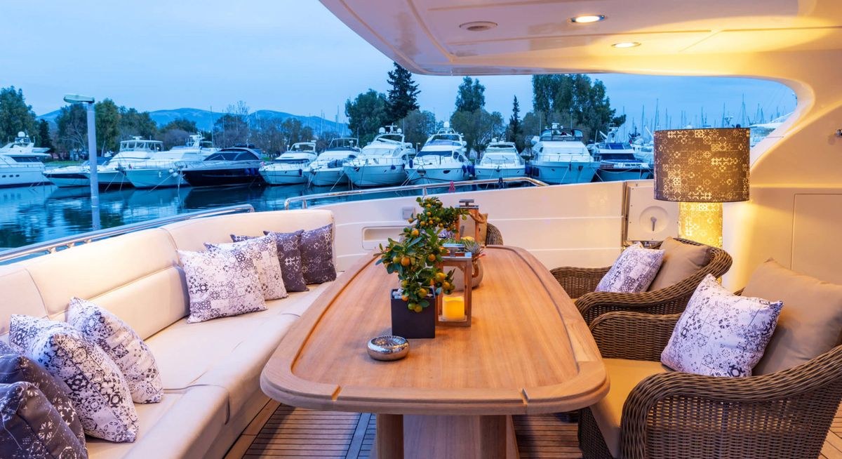 DIVINE yacht charter 4