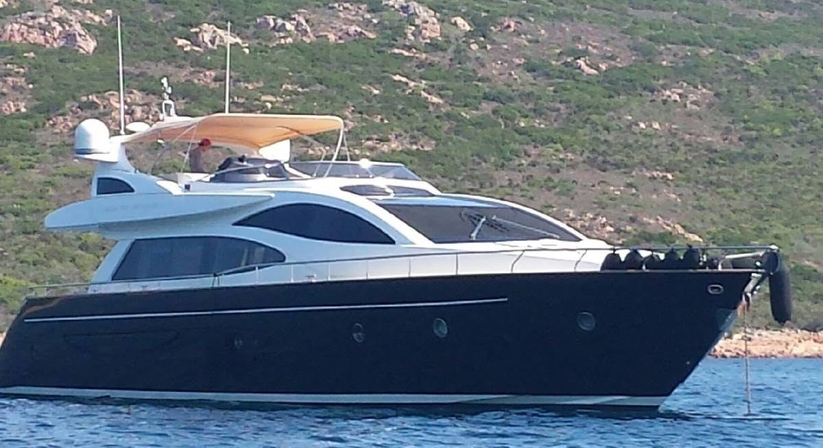 DOLCE MIA yacht charter 1