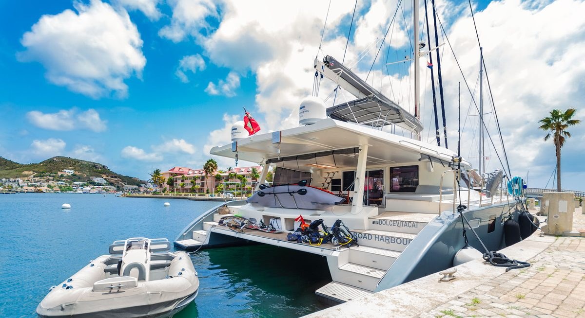 DOLCEVITACAT yacht charter 5