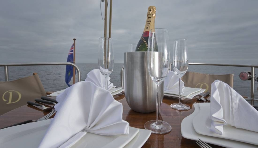 DOMICIL yacht charter 3