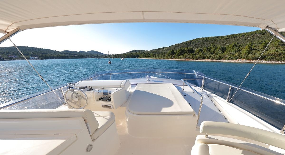DOMINIQUE yacht charter 4