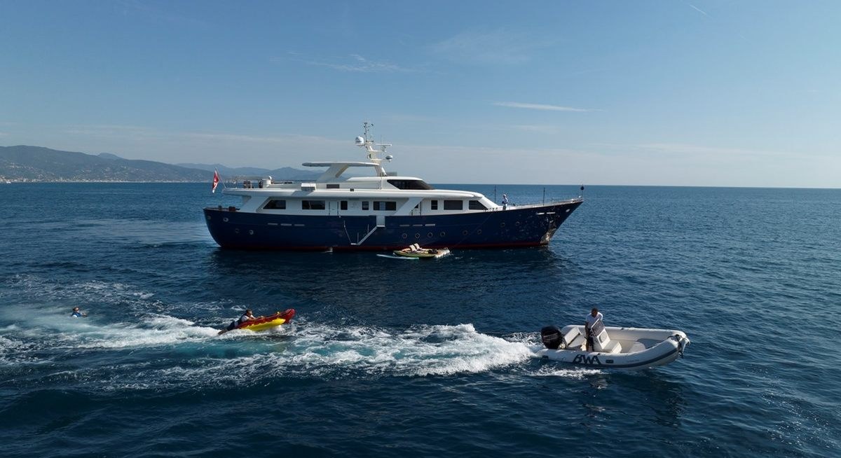 DON CIRO yacht charter 1