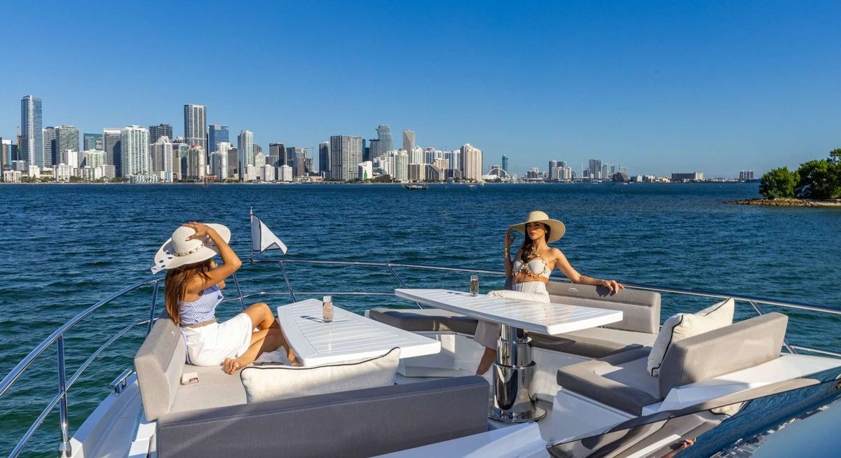 DON'T TELL MOM yacht charter 2