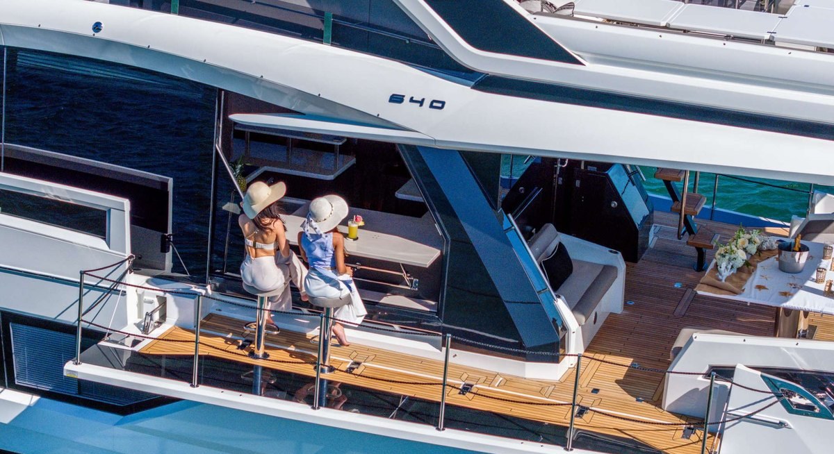 DON'T TELL MOM yacht charter 4