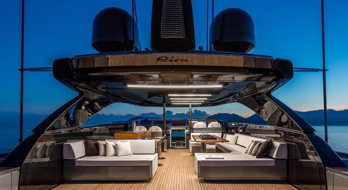 DON'T WORRY yacht charter 3