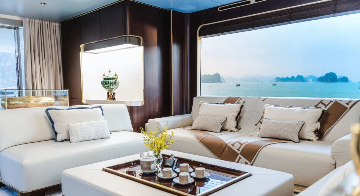 DONG HAI yacht charter 4