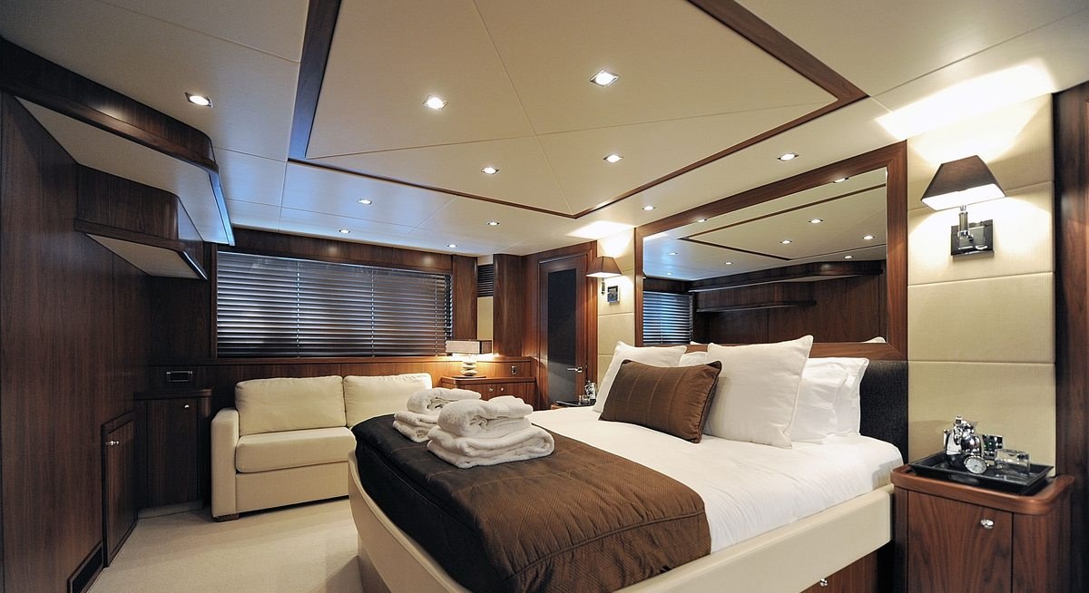 DONIZETTI yacht charter 4